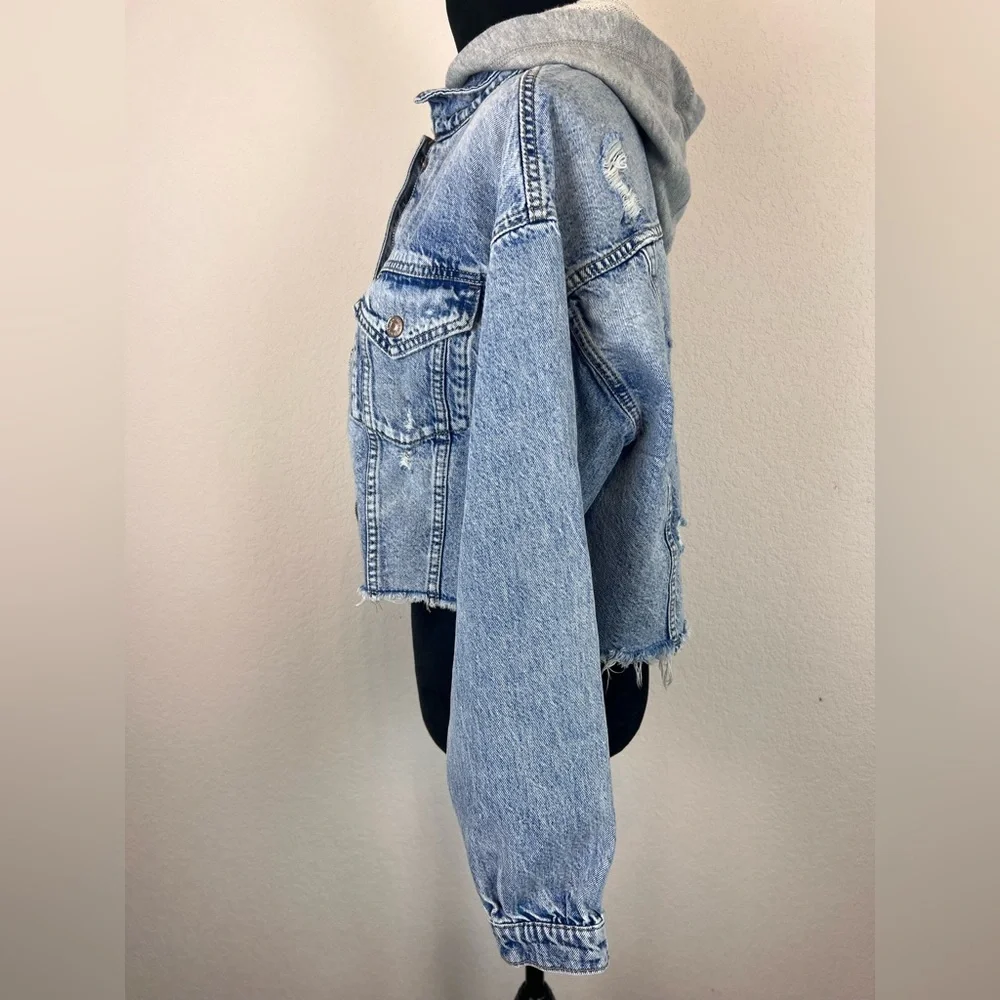 American Eagle Zipped up Distress Hoodie Denim Jackets Size: Medium - Picture 3 of 10